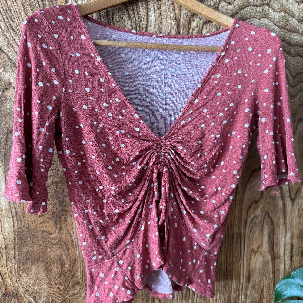 Aeropostale Cinched & Cropped Mid-Sleeve Polka-Dot Shirt, Womens Size Small
